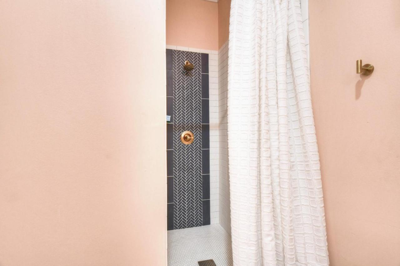גלווסטון The Pink Room At Emily'S On The Island מראה חיצוני תמונה